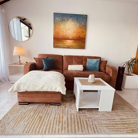 Seafront Apartment Terrace, Lounger & Panoramic Ocean Views Mellieħa Extérieur photo