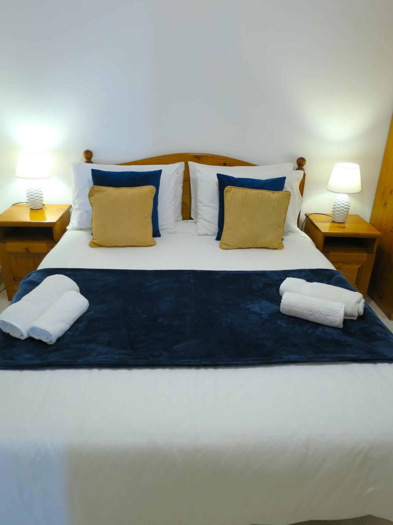 Seafront Apartment Terrace, Lounger & Panoramic Ocean Views Mellieħa Chambre photo