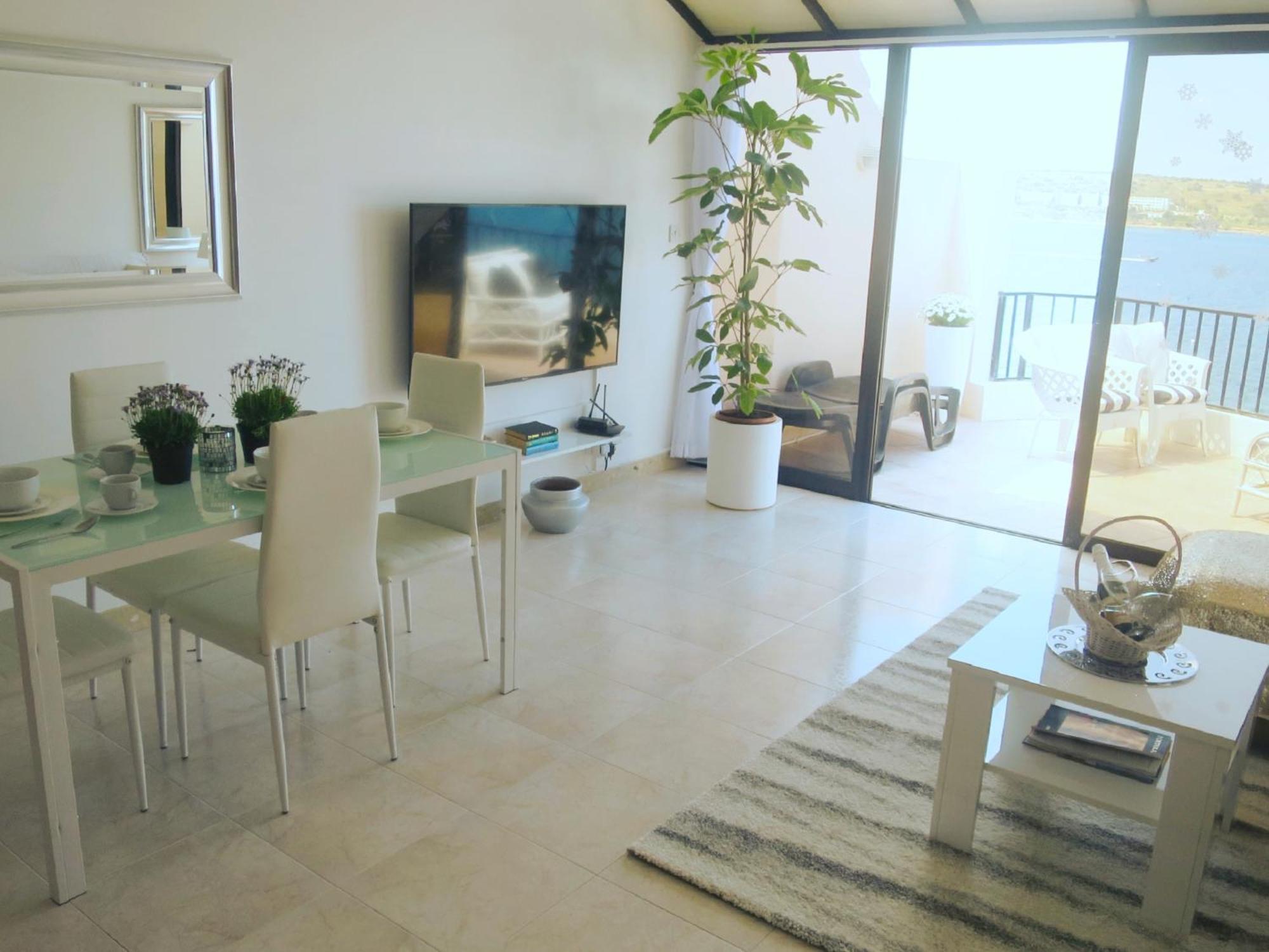 Seafront Apartment Terrace, Lounger & Panoramic Ocean Views Mellieħa Chambre photo