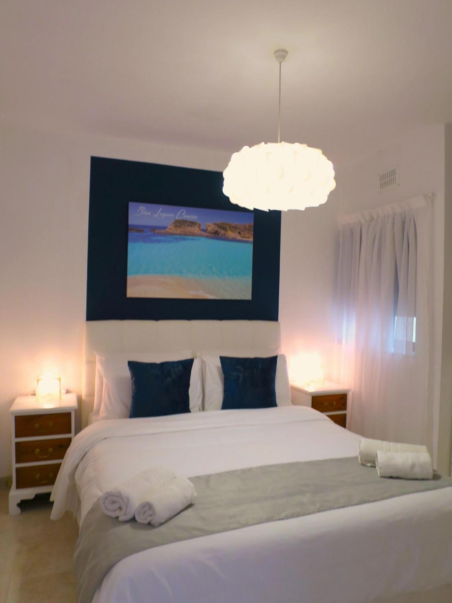 Seafront Apartment Terrace, Lounger & Panoramic Ocean Views Mellieħa Chambre photo