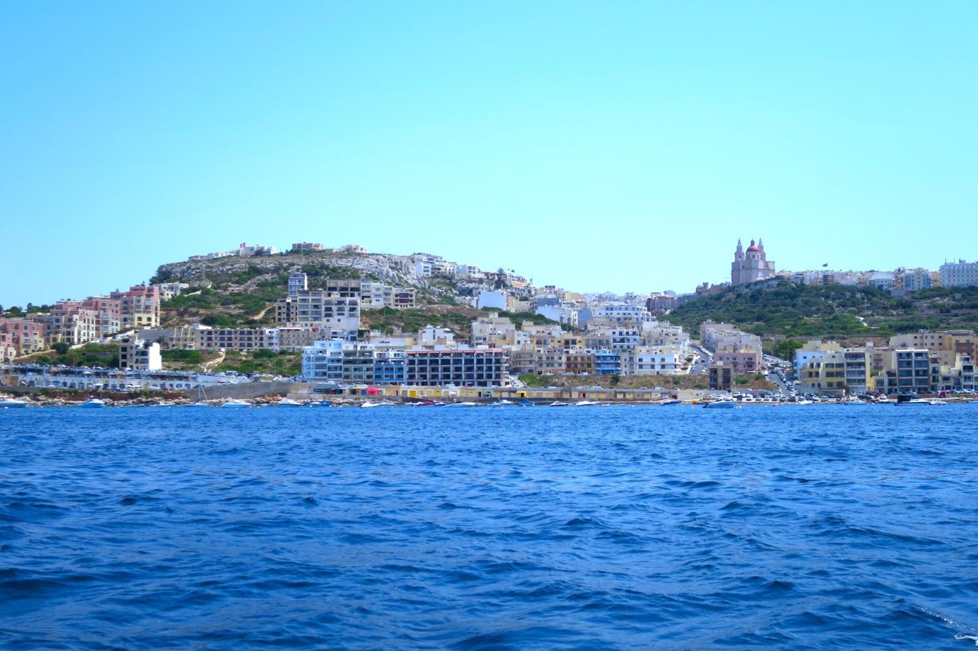 Seafront Apartment Terrace, Lounger & Panoramic Ocean Views Mellieħa Extérieur photo