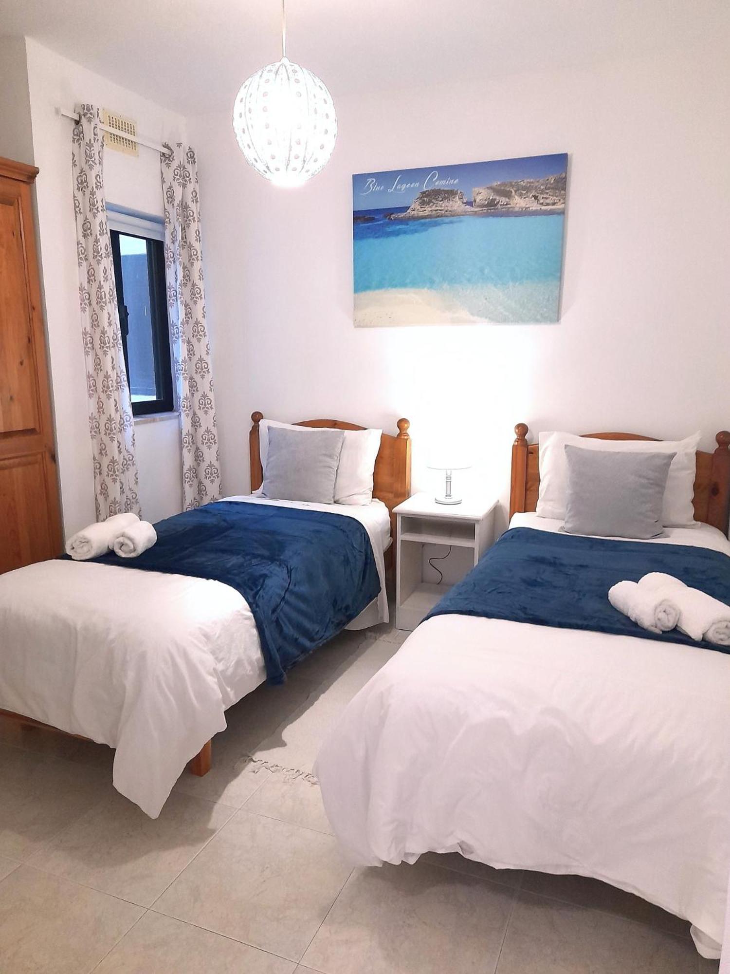 Seafront Apartment Terrace, Lounger & Panoramic Ocean Views Mellieħa Extérieur photo