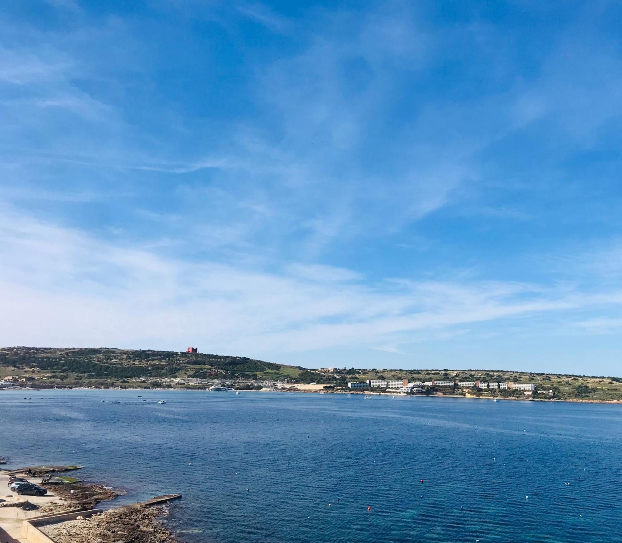Seafront Apartment Terrace, Lounger & Panoramic Ocean Views Mellieħa Extérieur photo